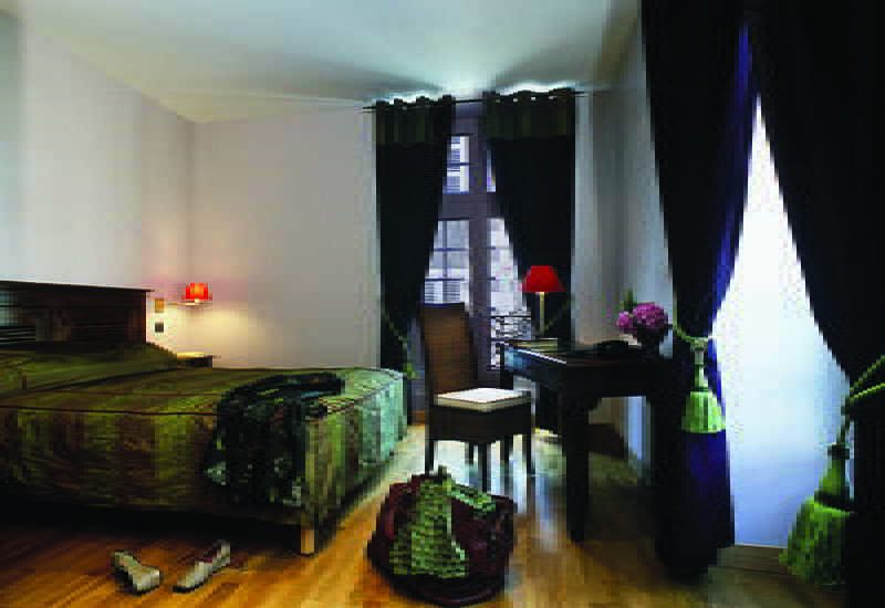 The Originals City, Hotel La Reine Jeanne, ออร์เตซ ภายนอก รูปภาพ