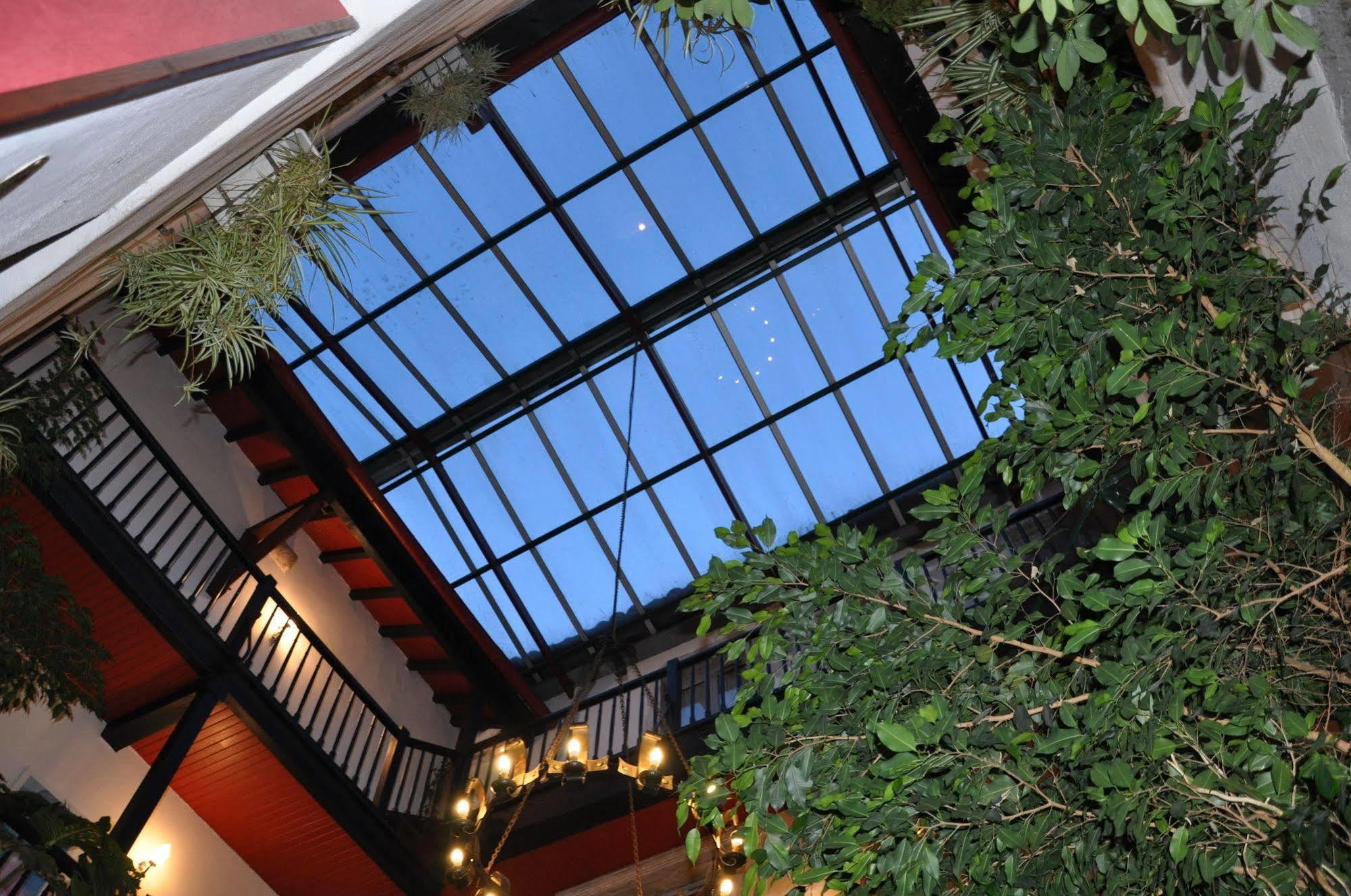 The Originals City, Hotel La Reine Jeanne, ออร์เตซ ภายนอก รูปภาพ