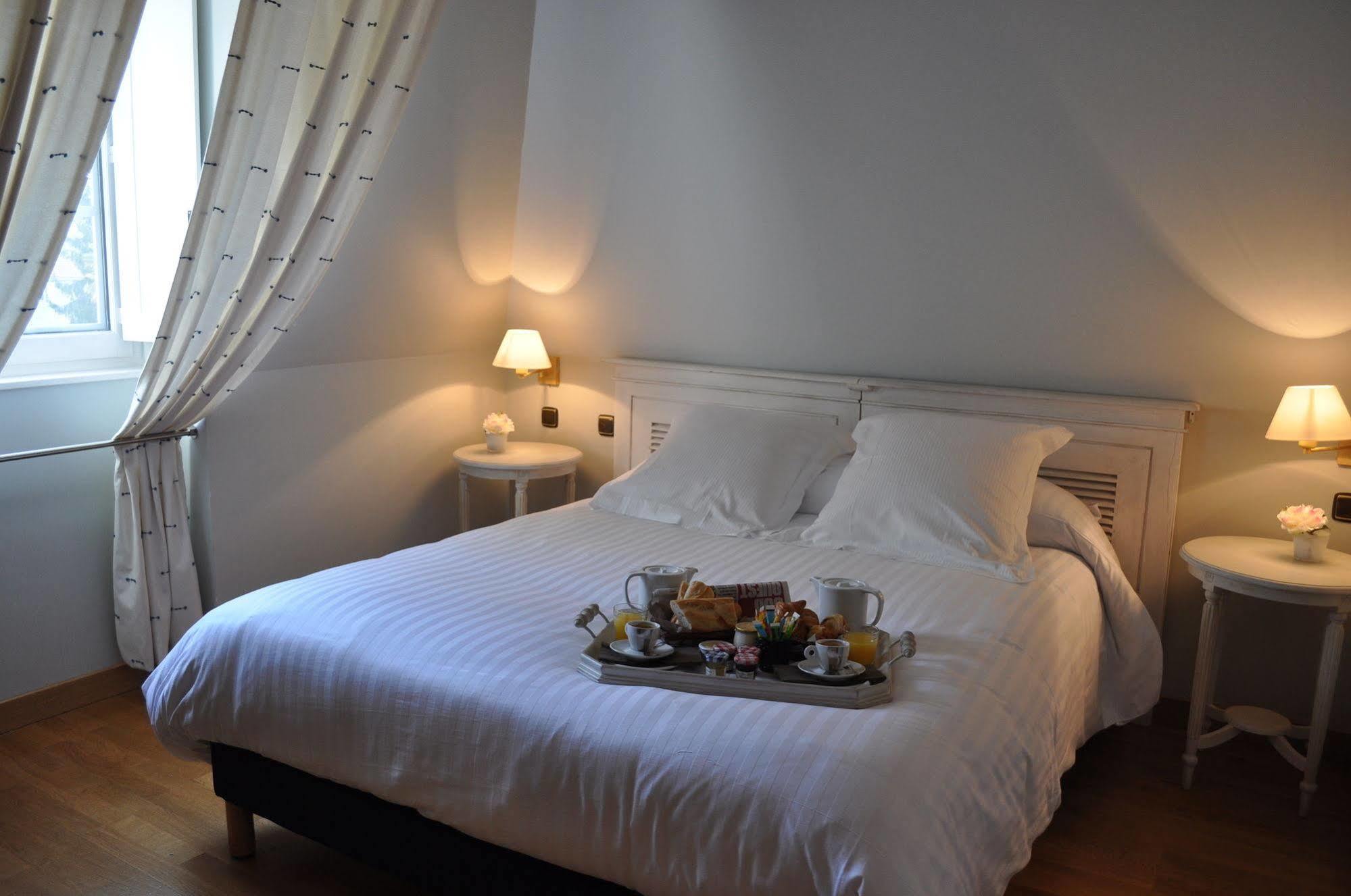 The Originals City, Hotel La Reine Jeanne, ออร์เตซ ภายนอก รูปภาพ